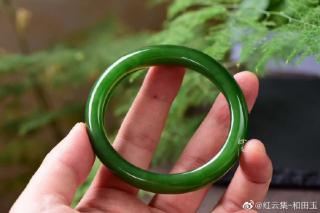 碧玉老料贵妃手镯~碧玉的贵妃镯子还是非常... 来自红云集