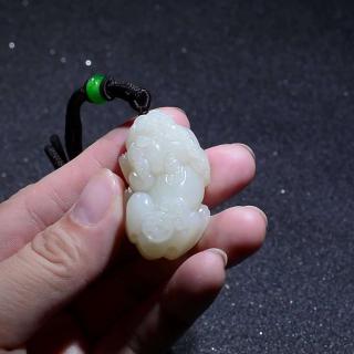 和田玉貔貅挂件真的越戴越润!